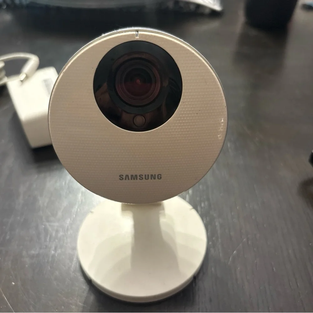 Samsung Smart Cam SNH-P6410BN Camera and Power Adapter